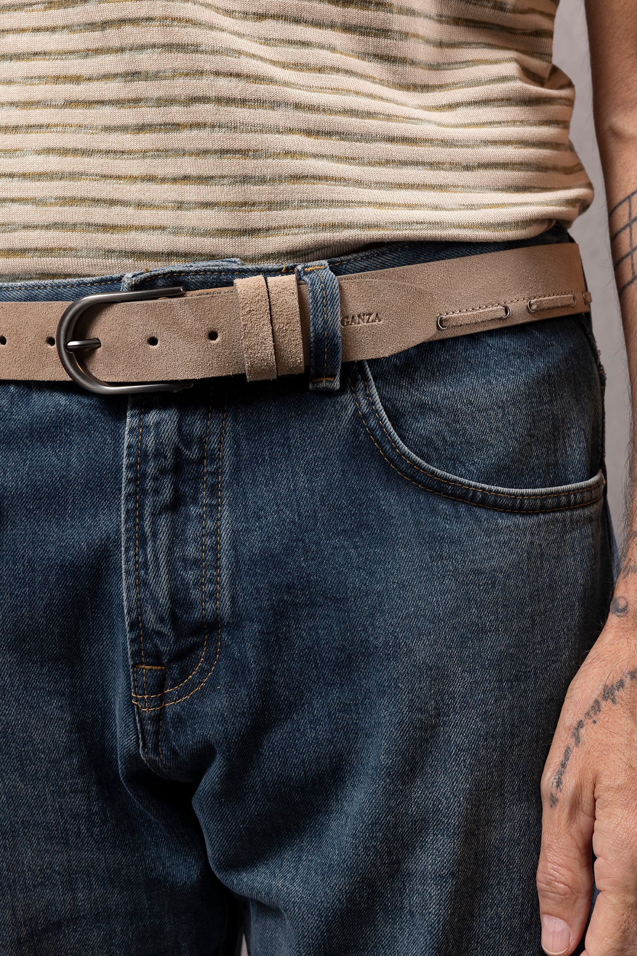 STRAIGHT FIT JEAN