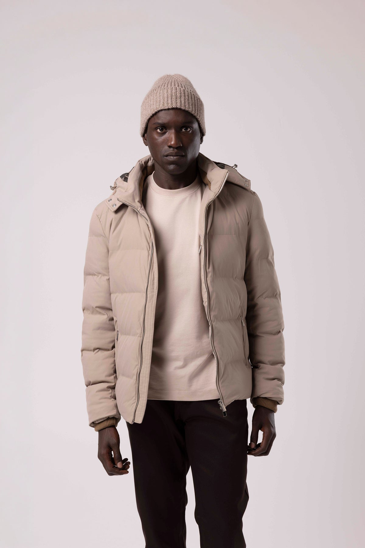 Kapüşonlu Fermuarlı Şişme Mont