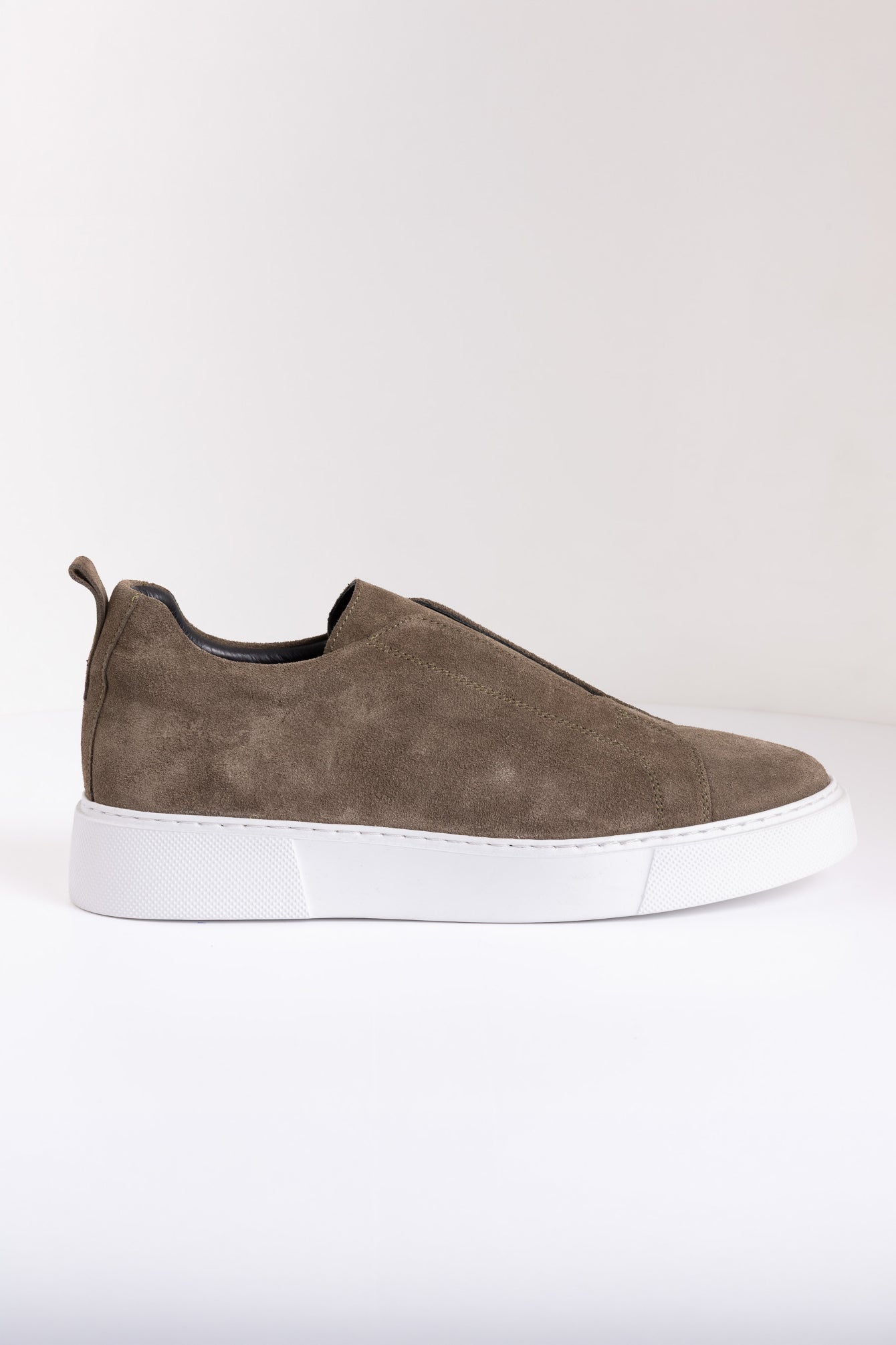 Kalın Beyaz Tabanlı Slip-On Sneaker