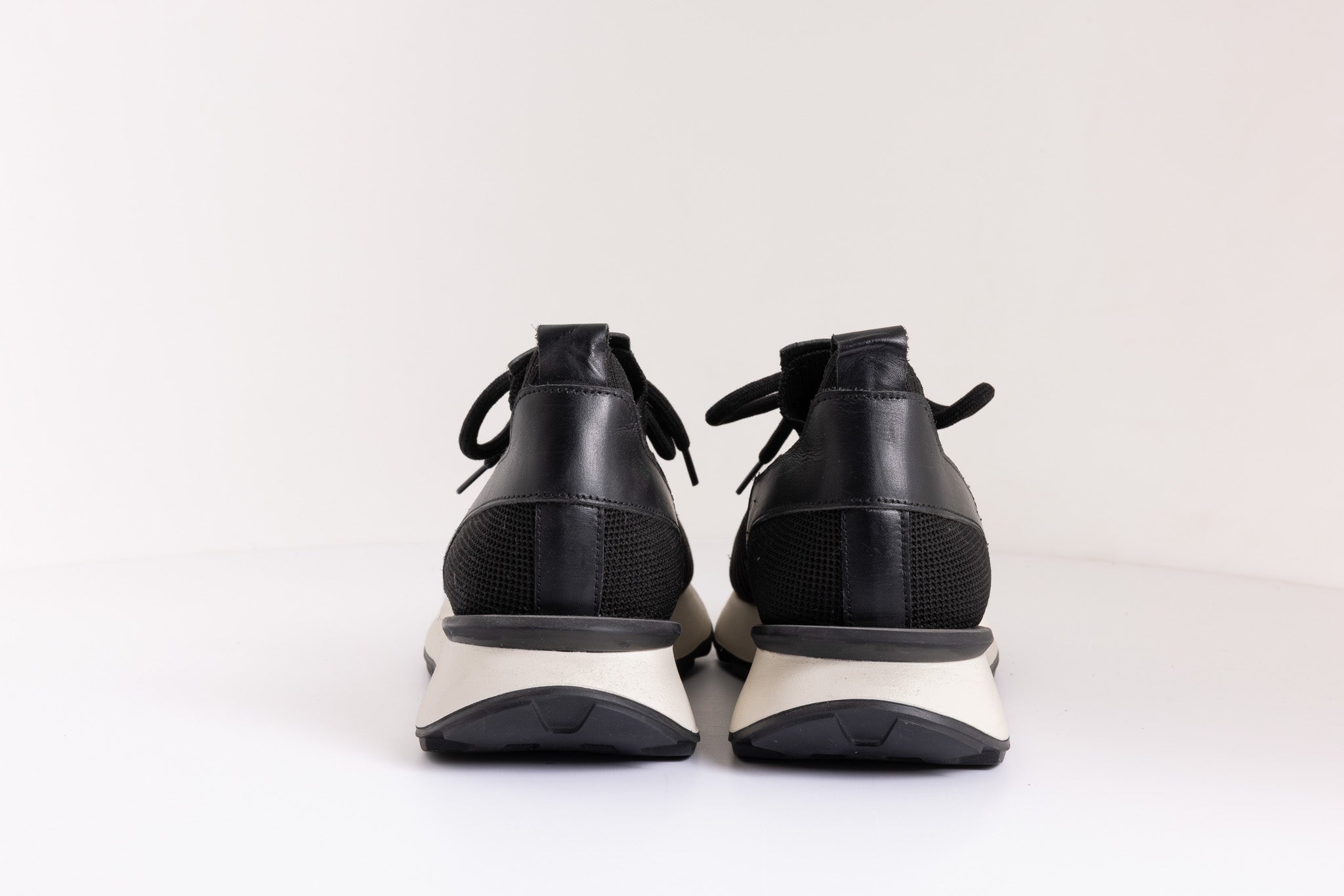 Teknik Tabanlı Günlük Sneaker