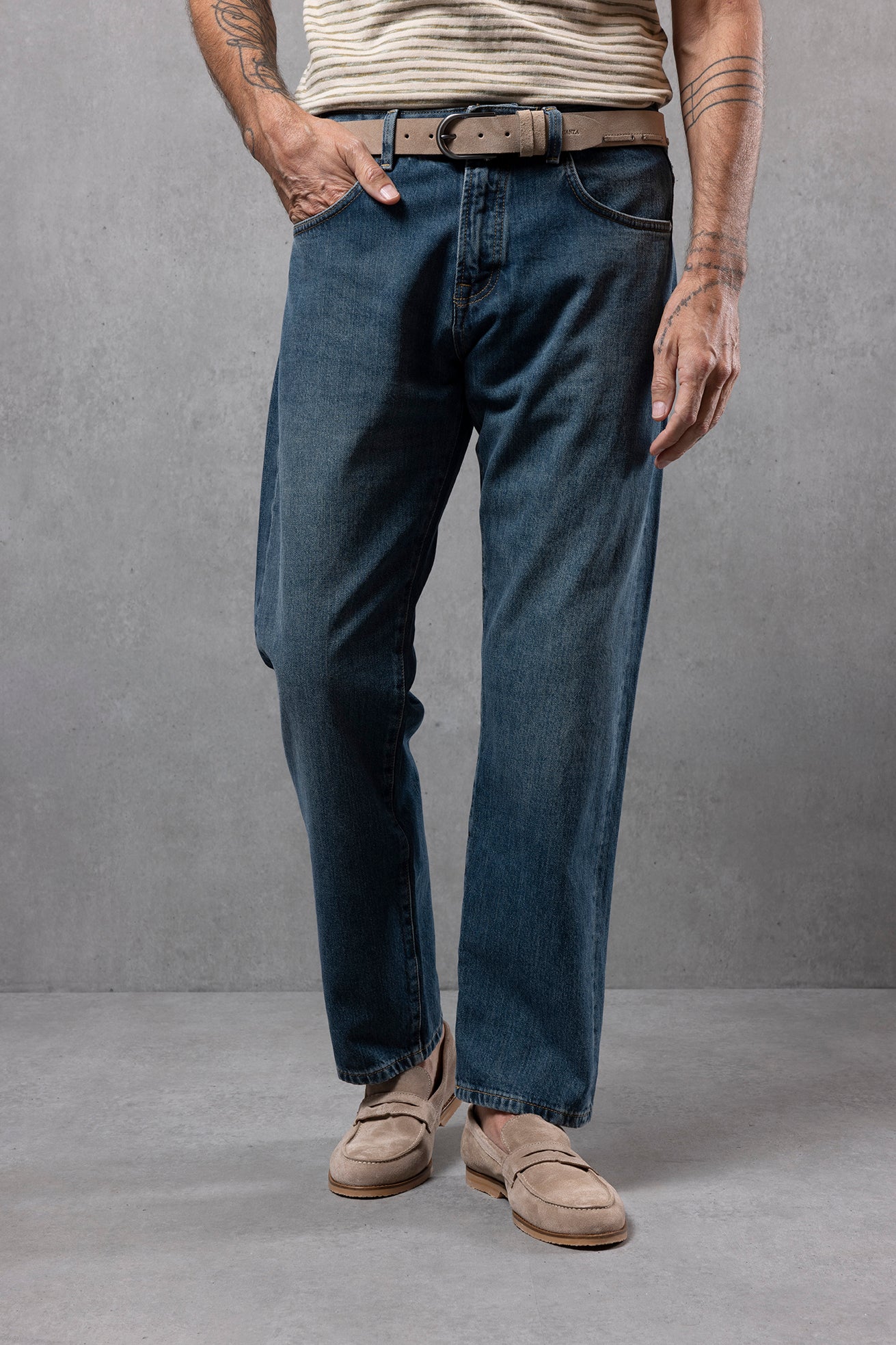 STRAIGHT FIT JEAN