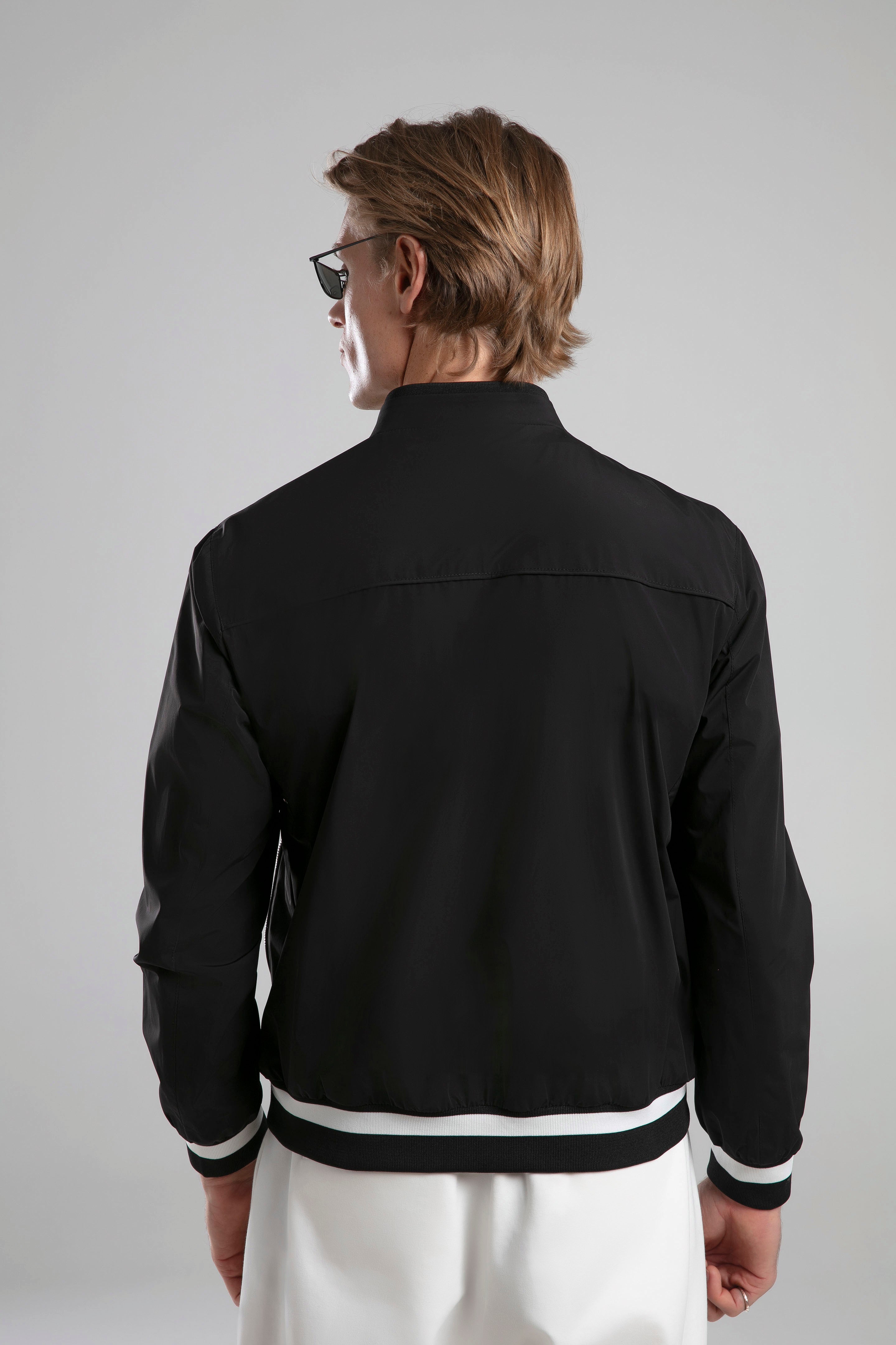 Dik Yaka Fermuarlı Ceket