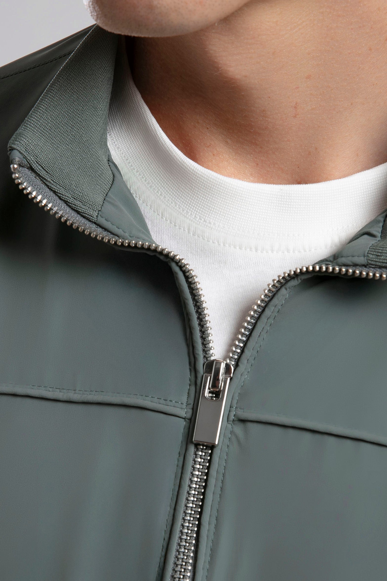 Dik Yaka Fermuarlı Ceket