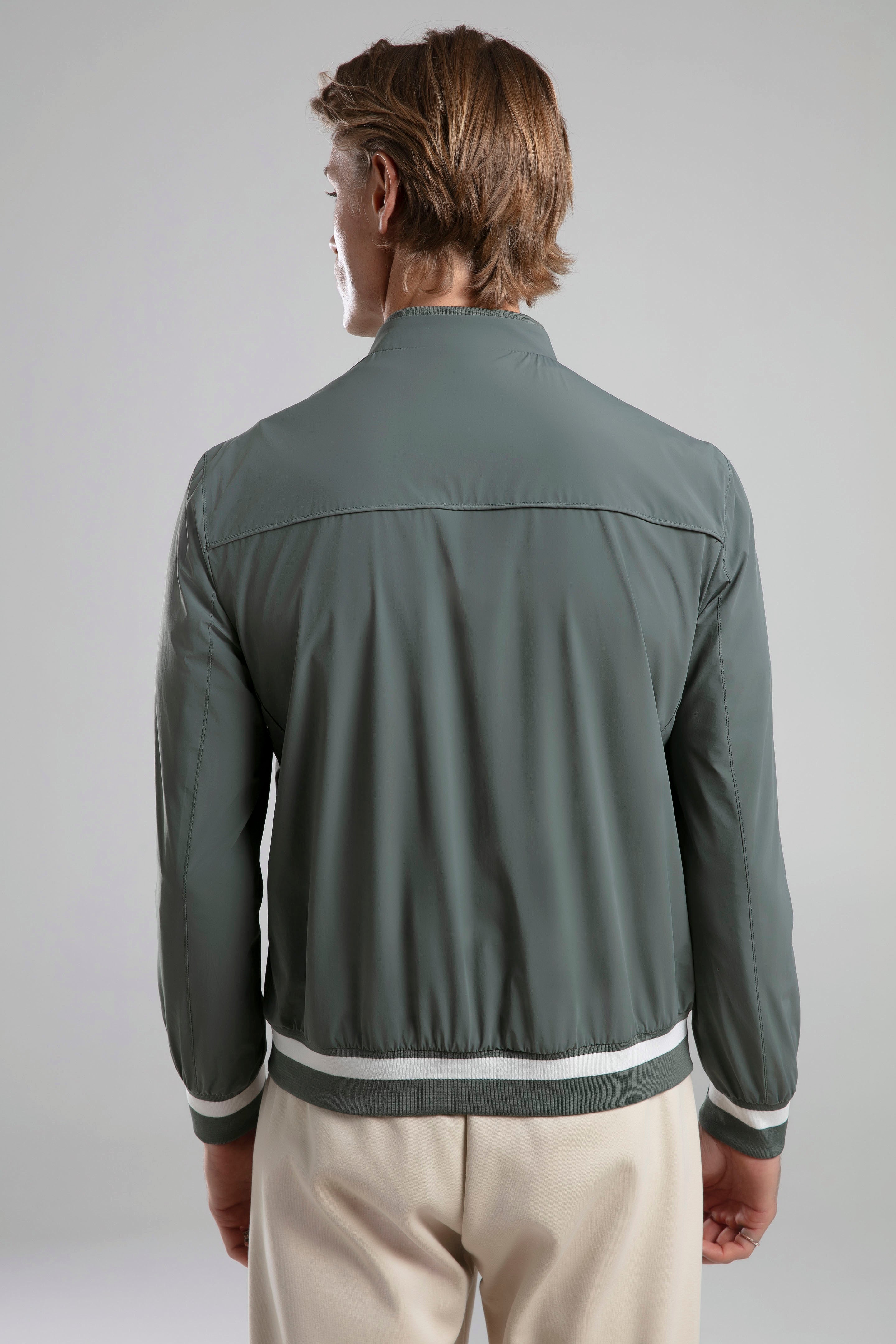 Dik Yaka Fermuarlı Ceket