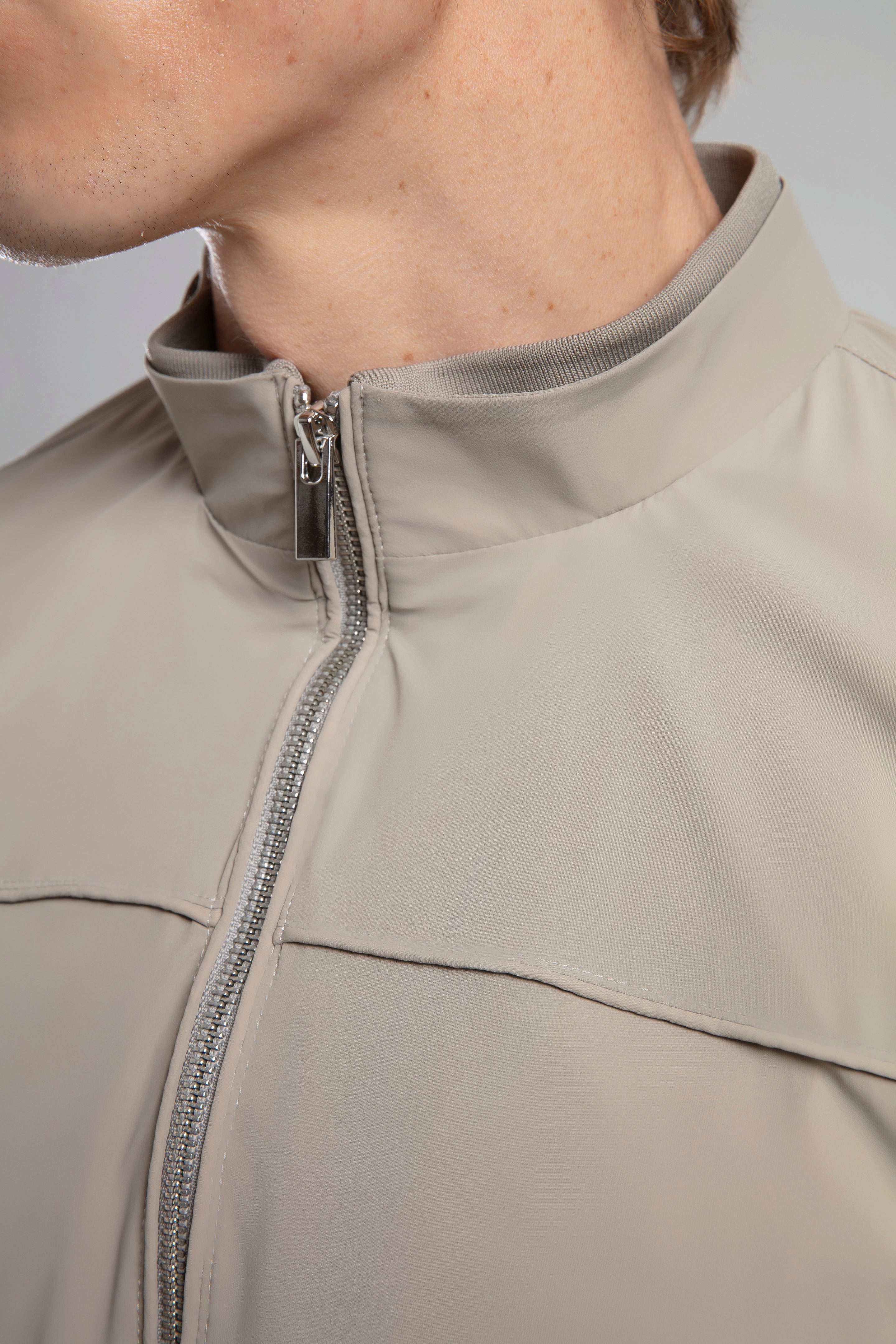 Dik Yaka Fermuarlı Ceket