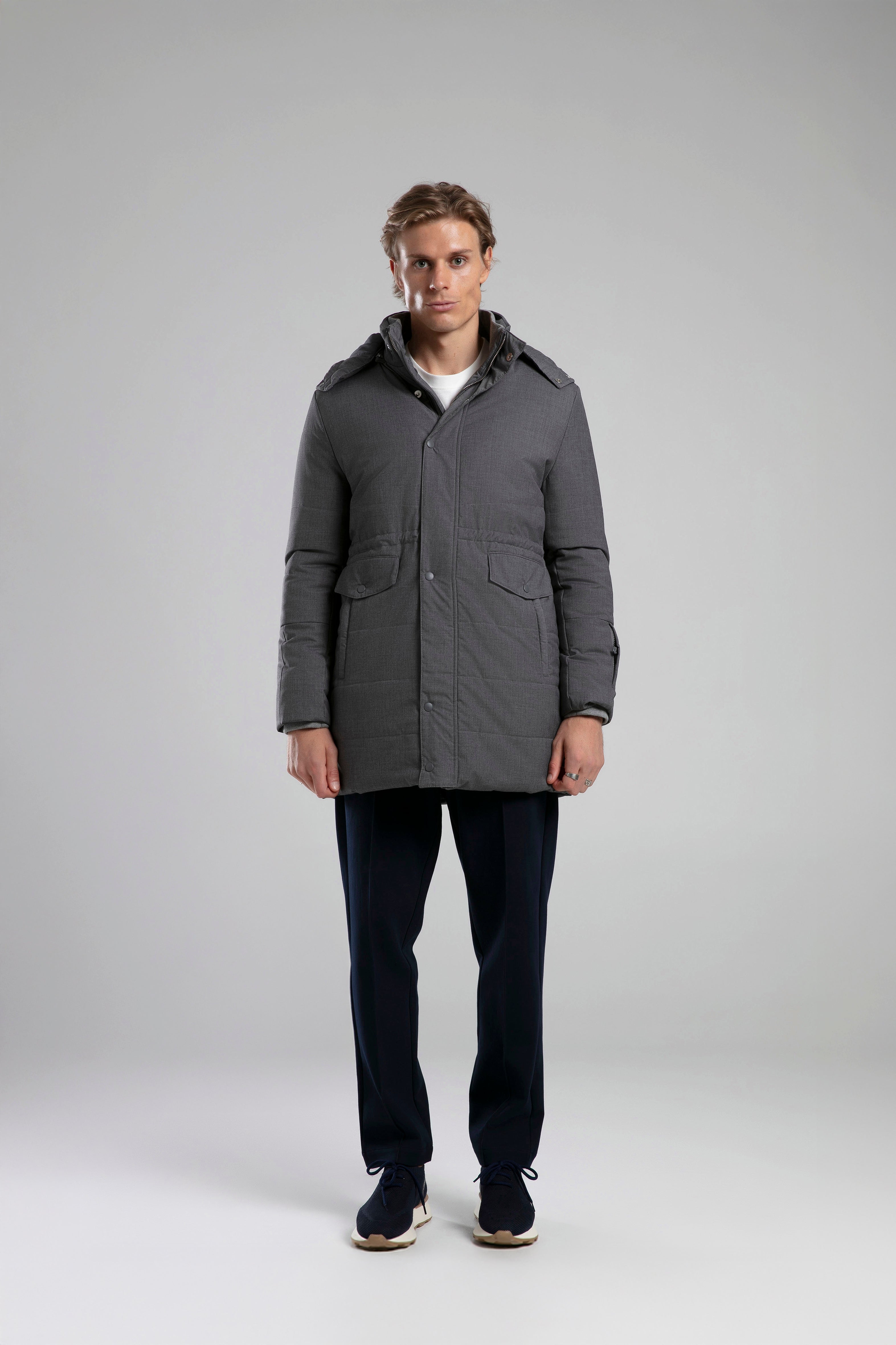 Kapüşonlu Uzun Ceket