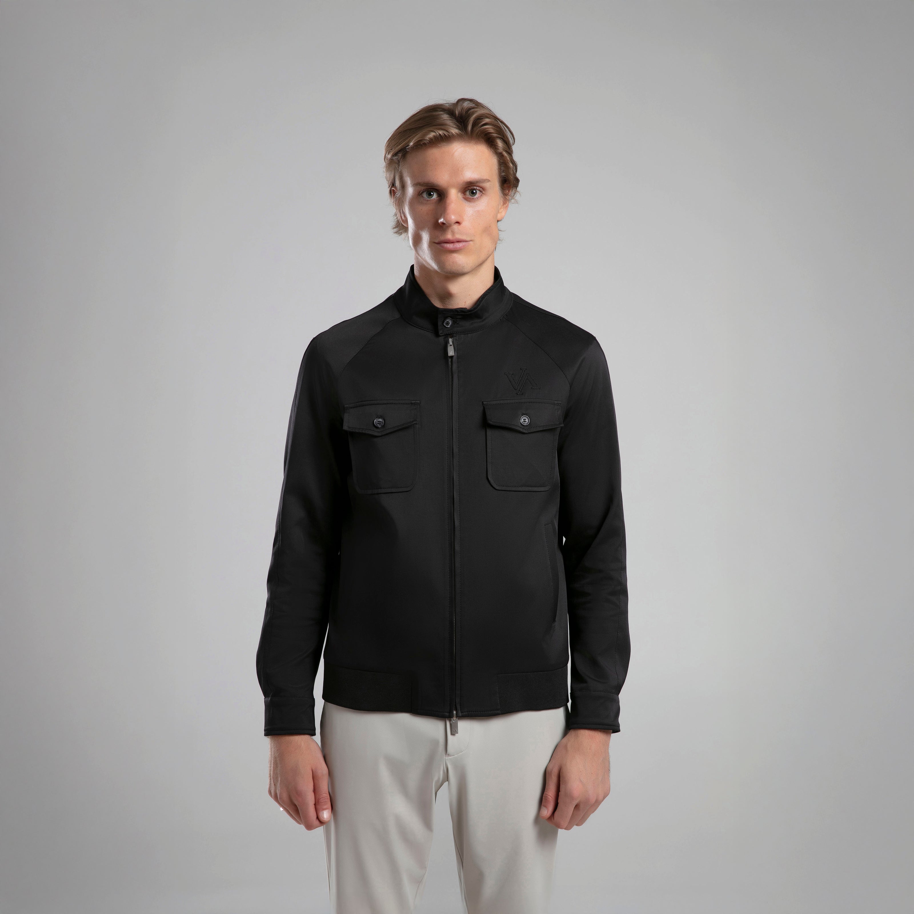 Dik Yaka Cep Detaylı Ceket