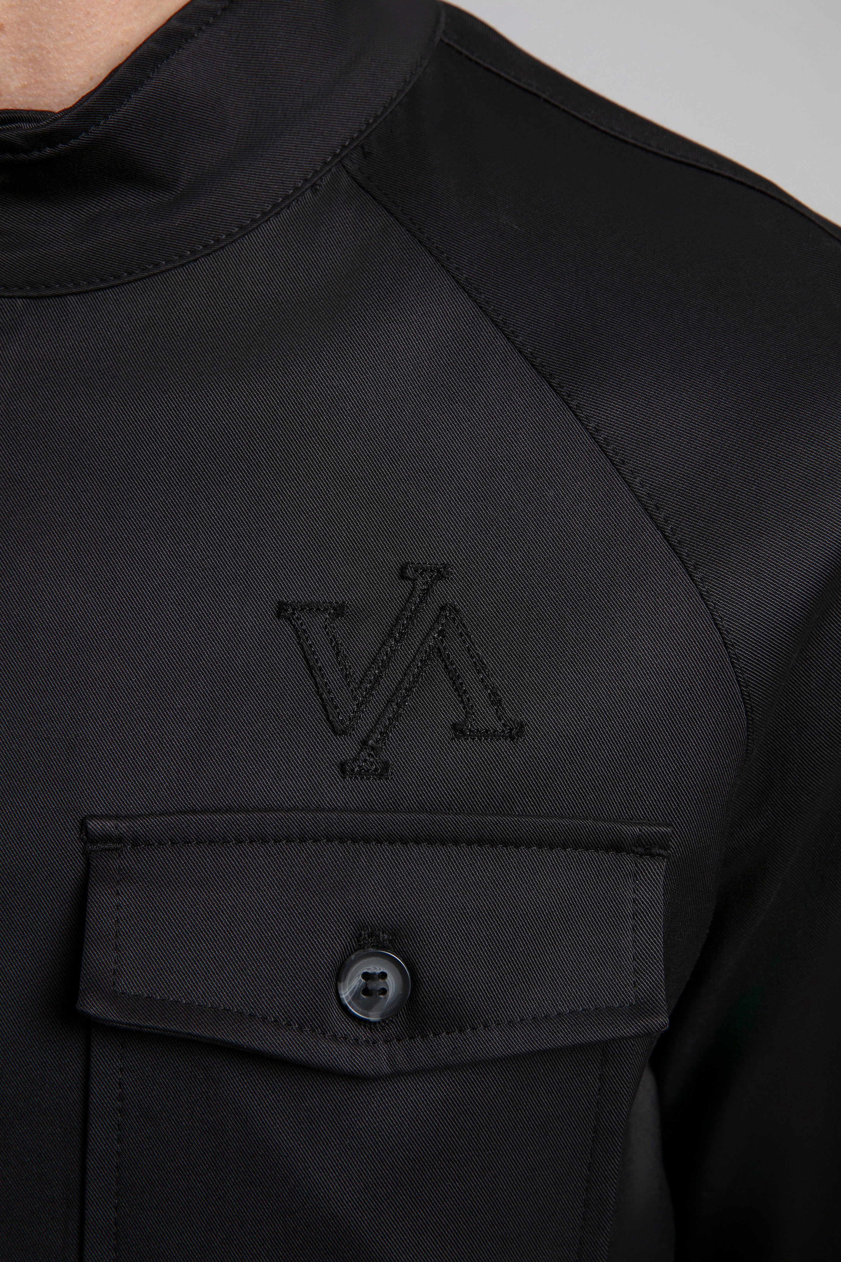 Dik Yaka Cep Detaylı Ceket