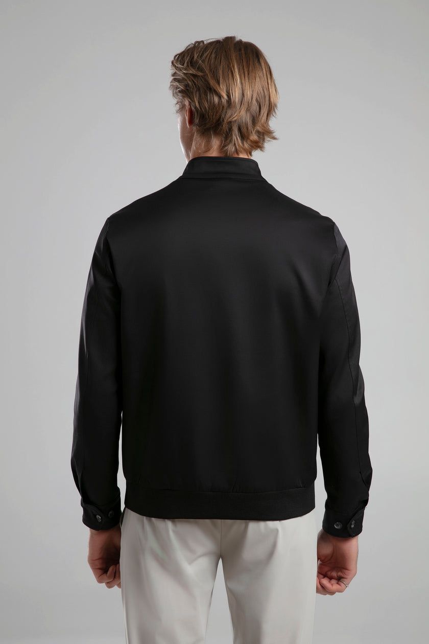 Dik Yaka Cep Detaylı Ceket