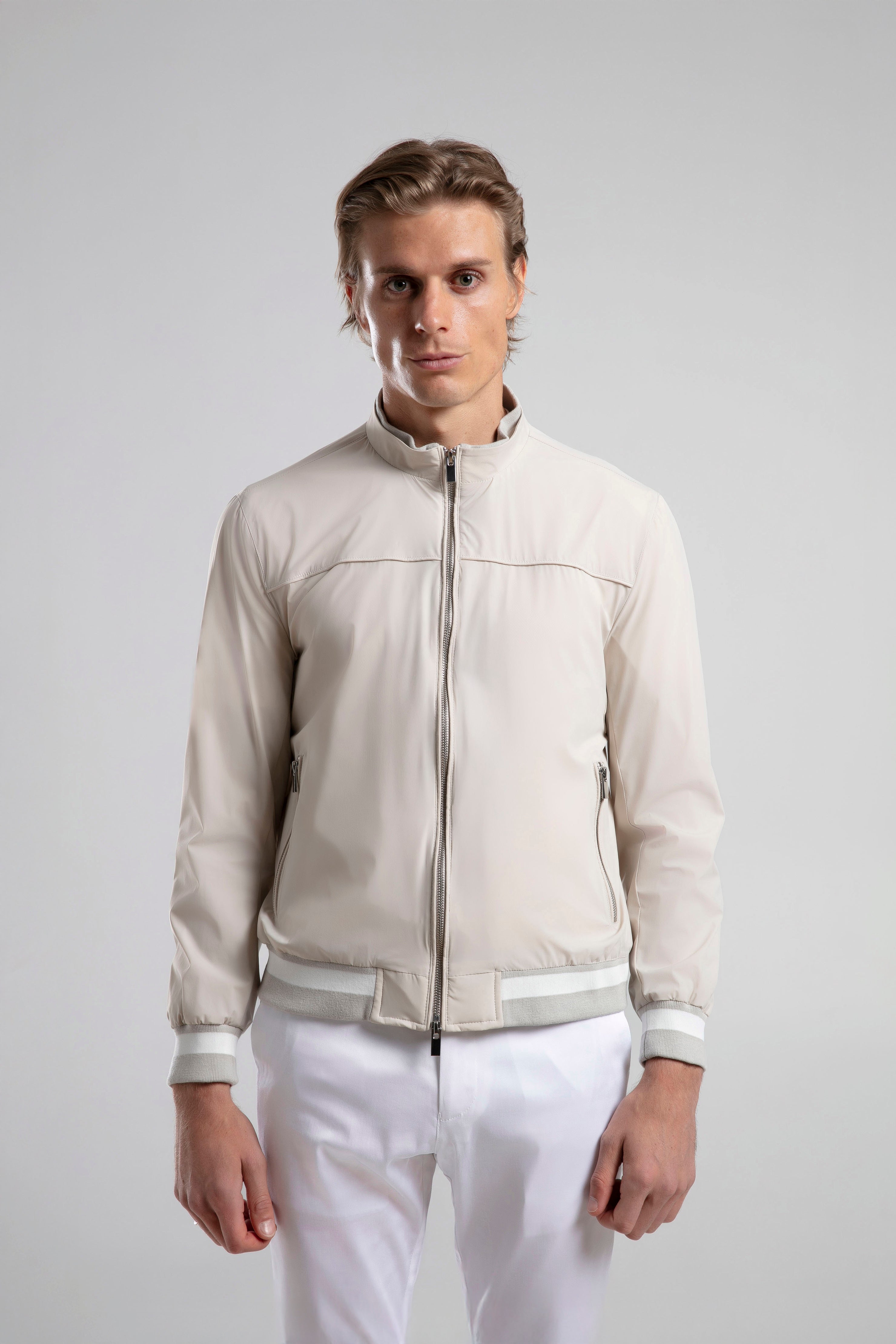 Dik Yaka Fermuarlı Ceket