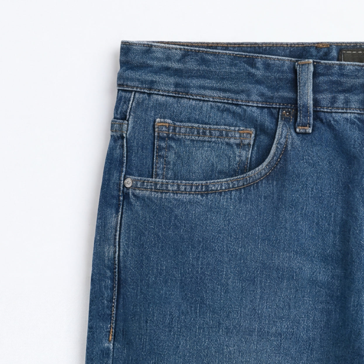 STRAIGHT FIT JEAN