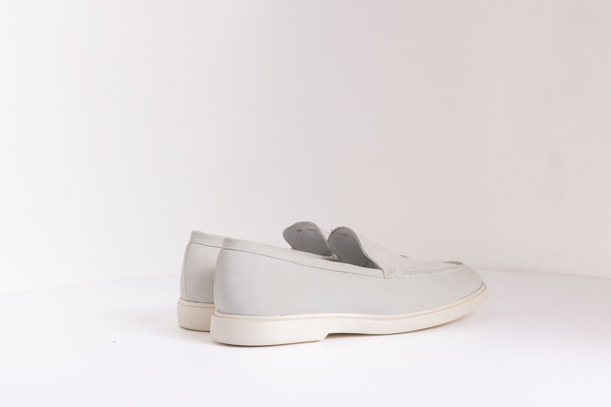 İnce Tabanlı Yumuşak Dokulu Loafer