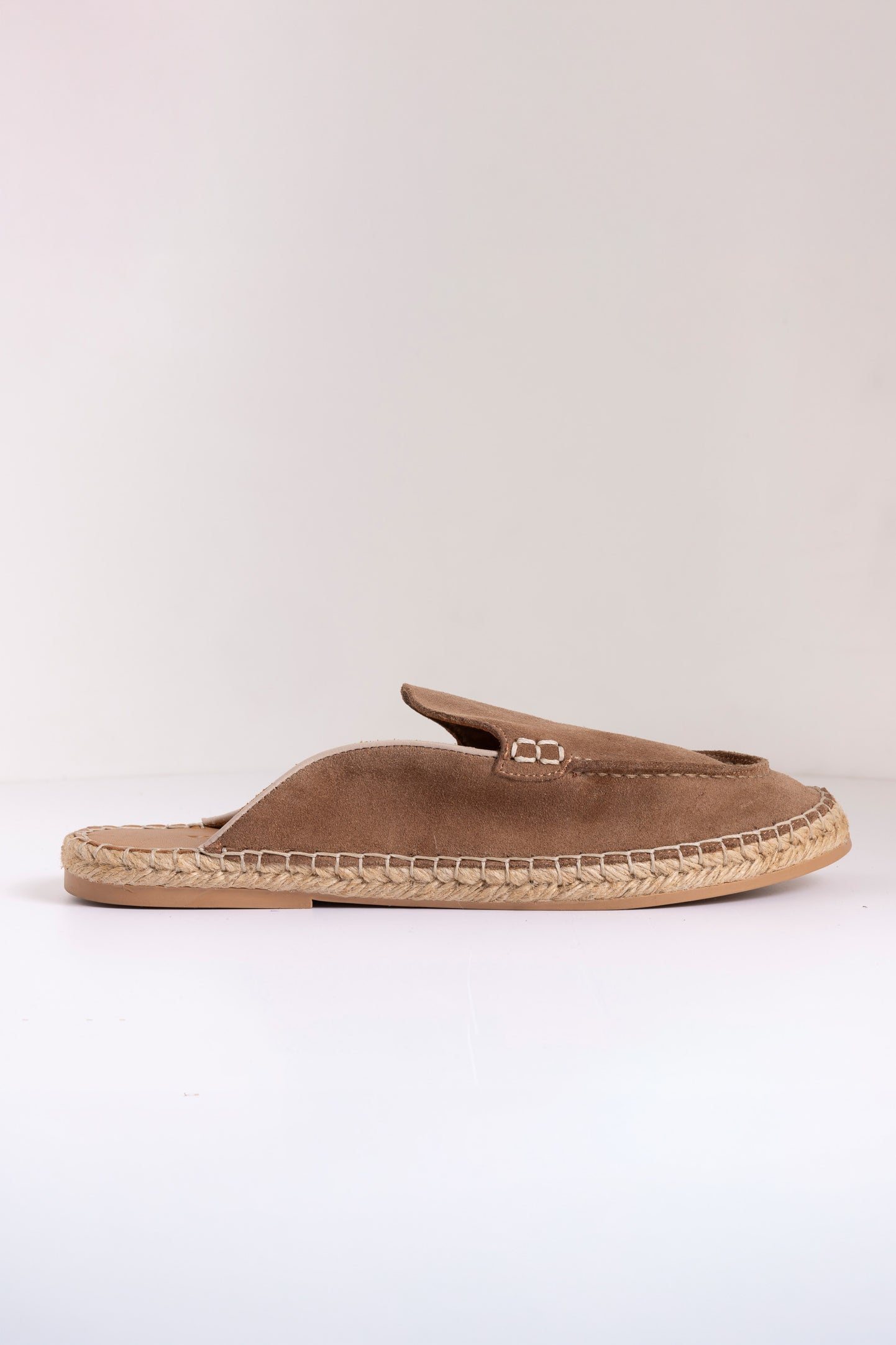 Espadril Tabanlı Kapalı Terlik