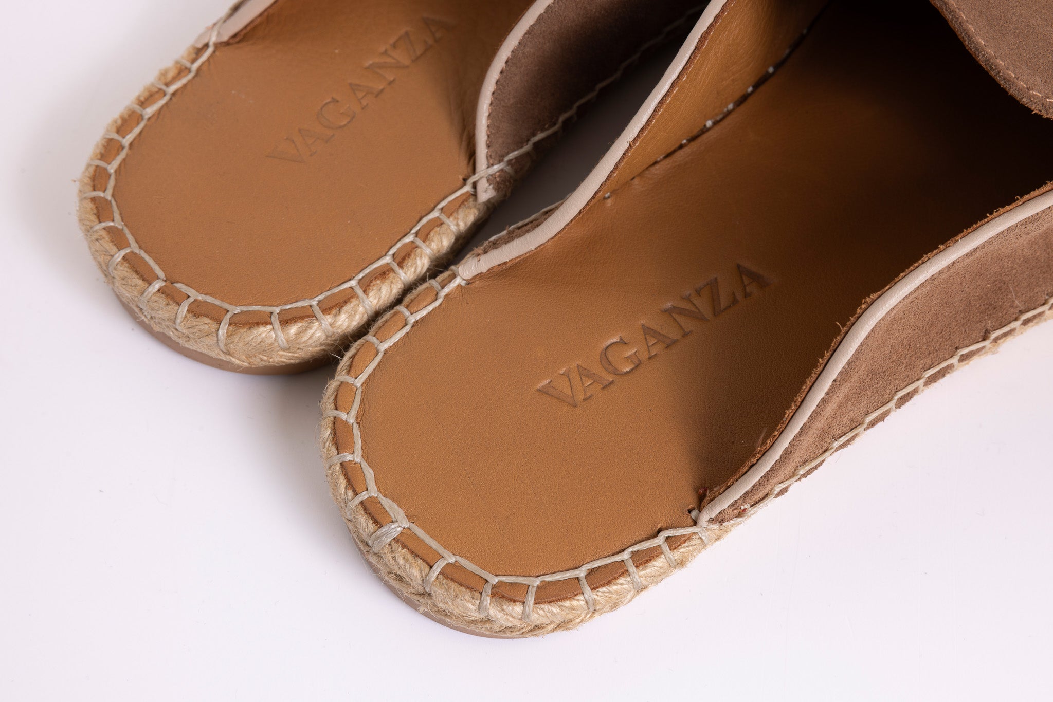 Espadril Tabanlı Kapalı Terlik