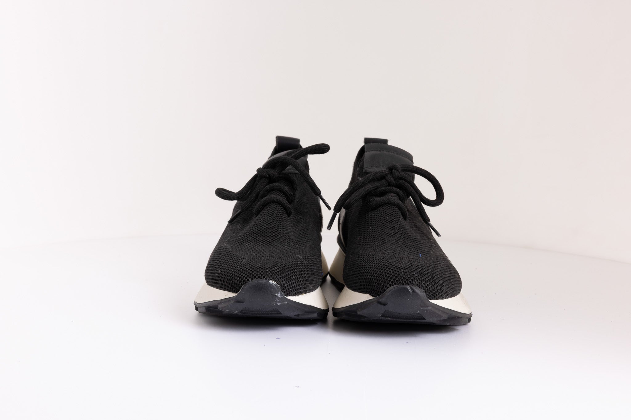 Teknik Tabanlı Günlük Sneaker