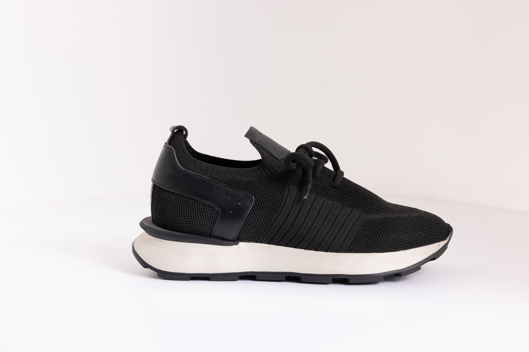 Teknik Tabanlı Günlük Sneaker