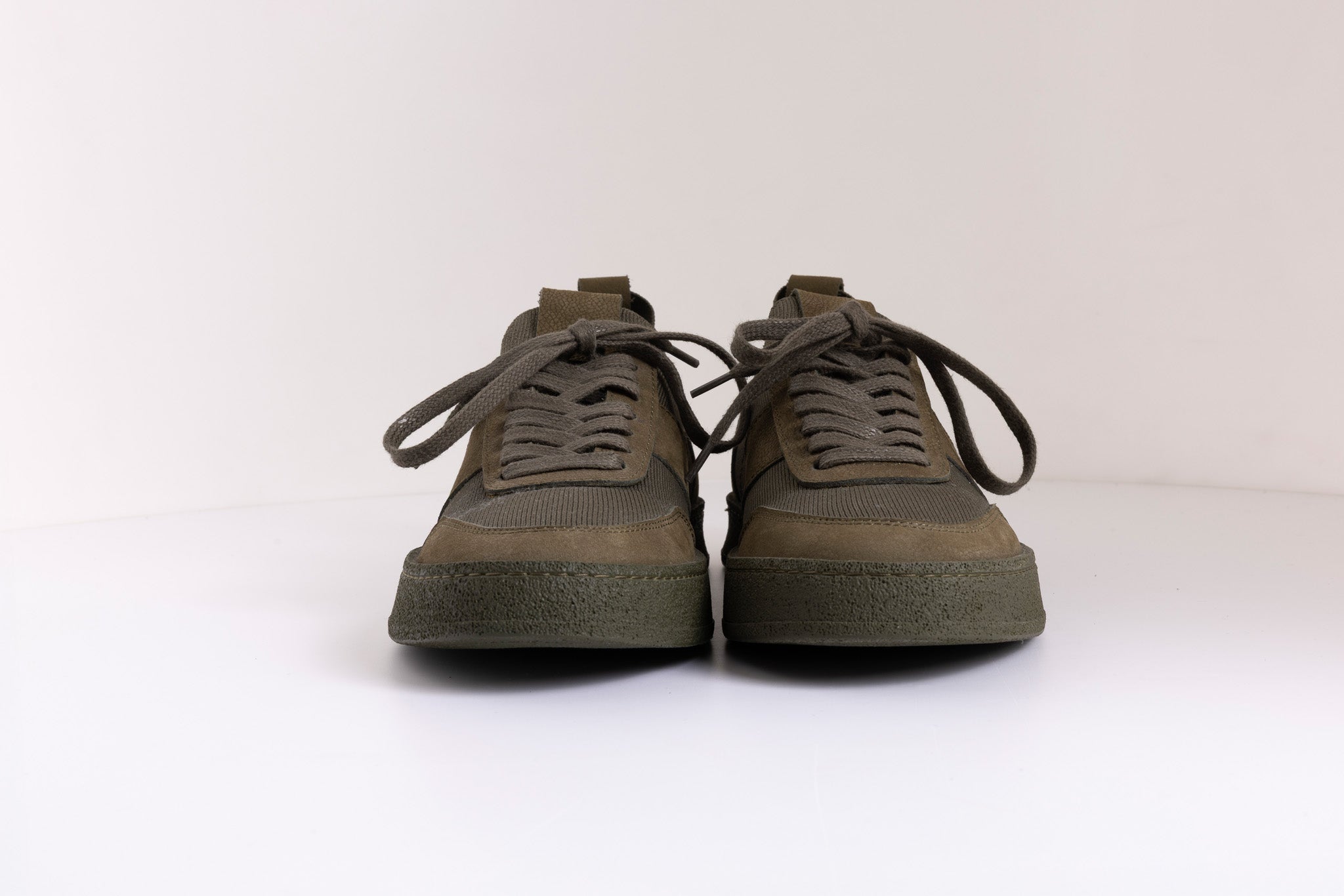 Gum Tabanlı Bağcıklı Sneaker