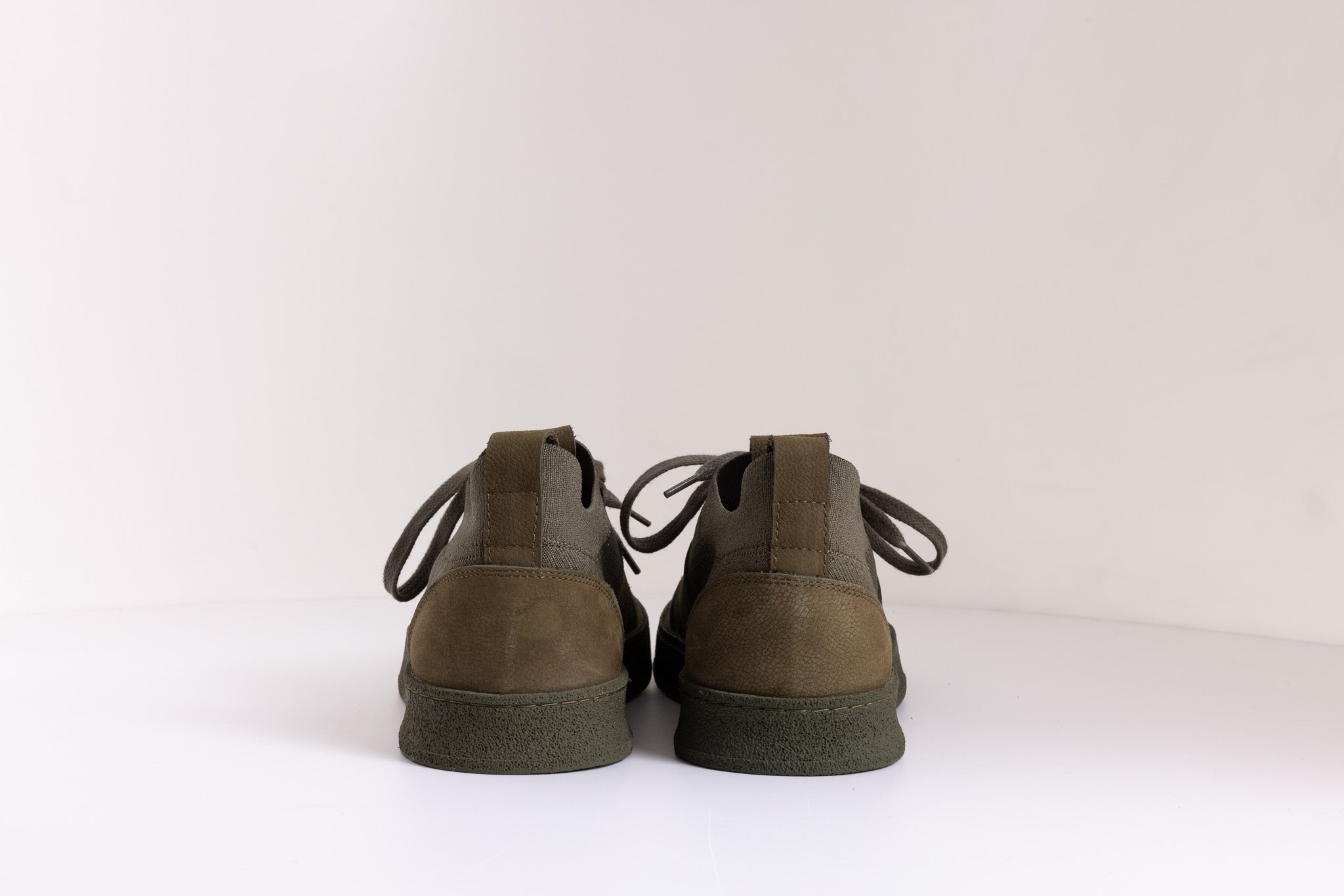 Gum Tabanlı Bağcıklı Sneaker