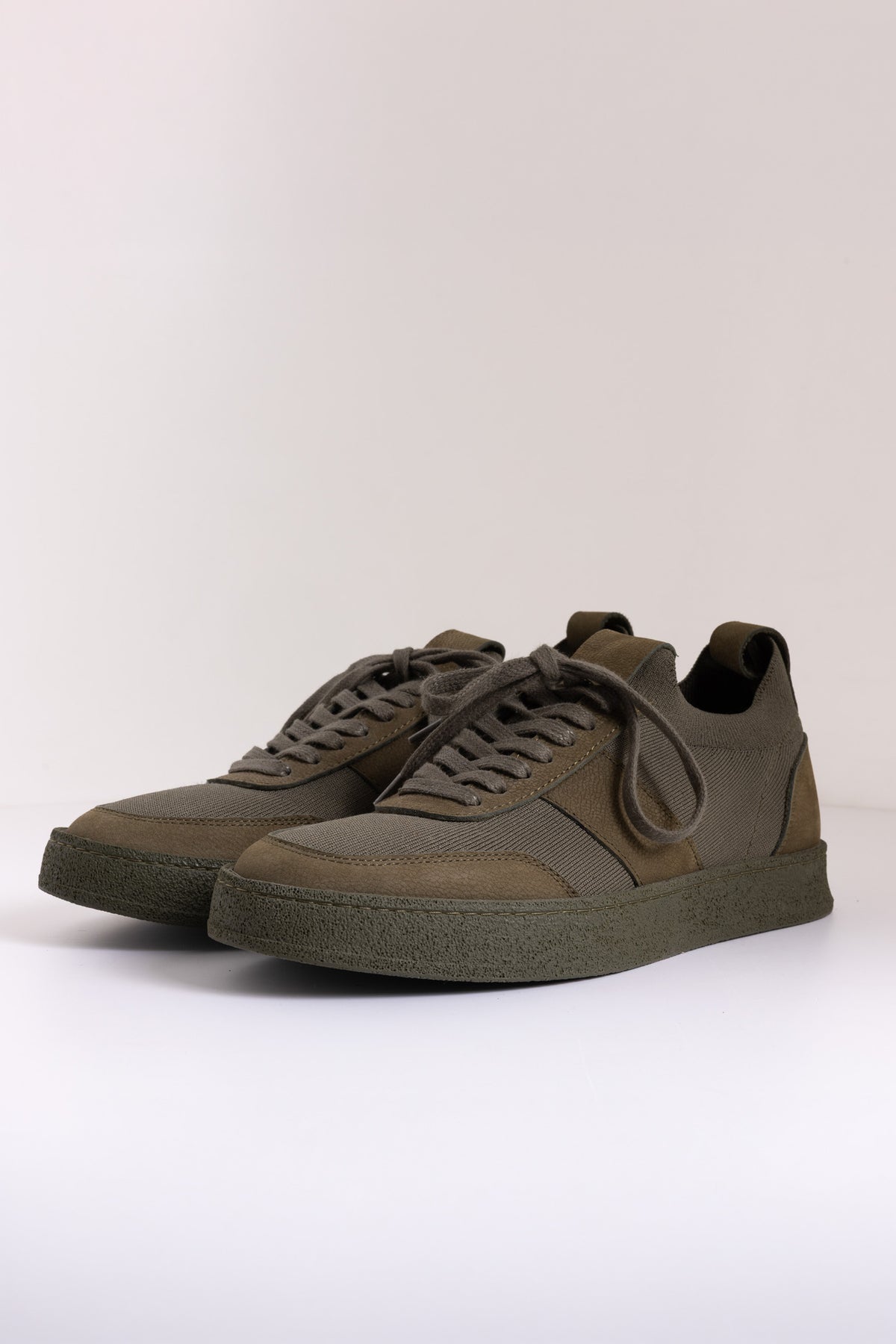 Gum Tabanlı Bağcıklı Sneaker