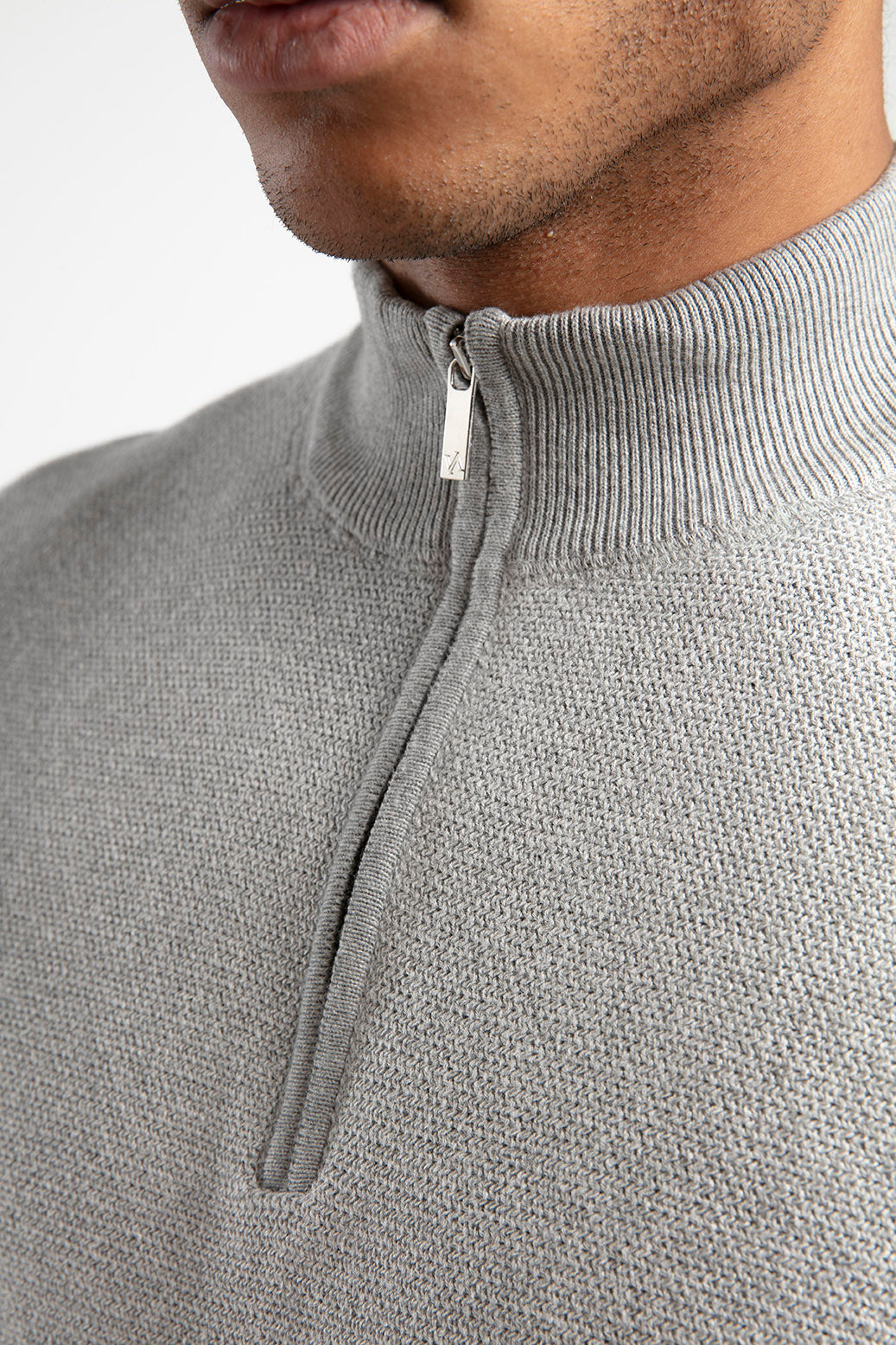 Yarım Fermuarlı Dik Yaka Triko