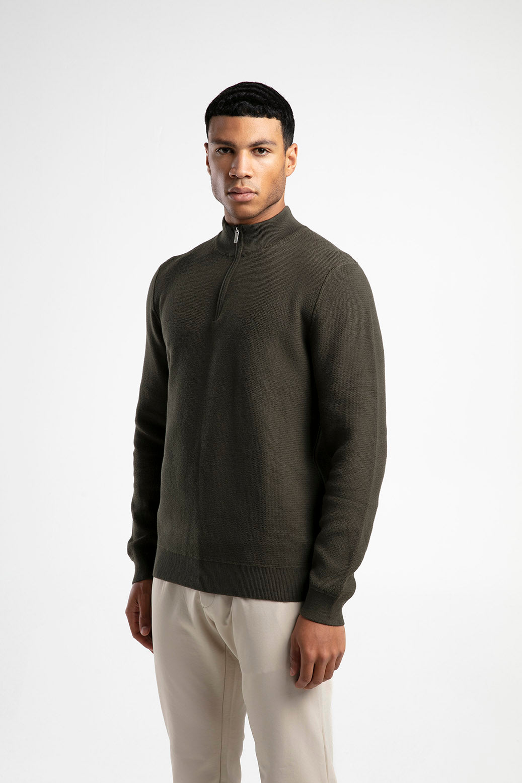 Yarım Fermuarlı Dik Yaka Triko