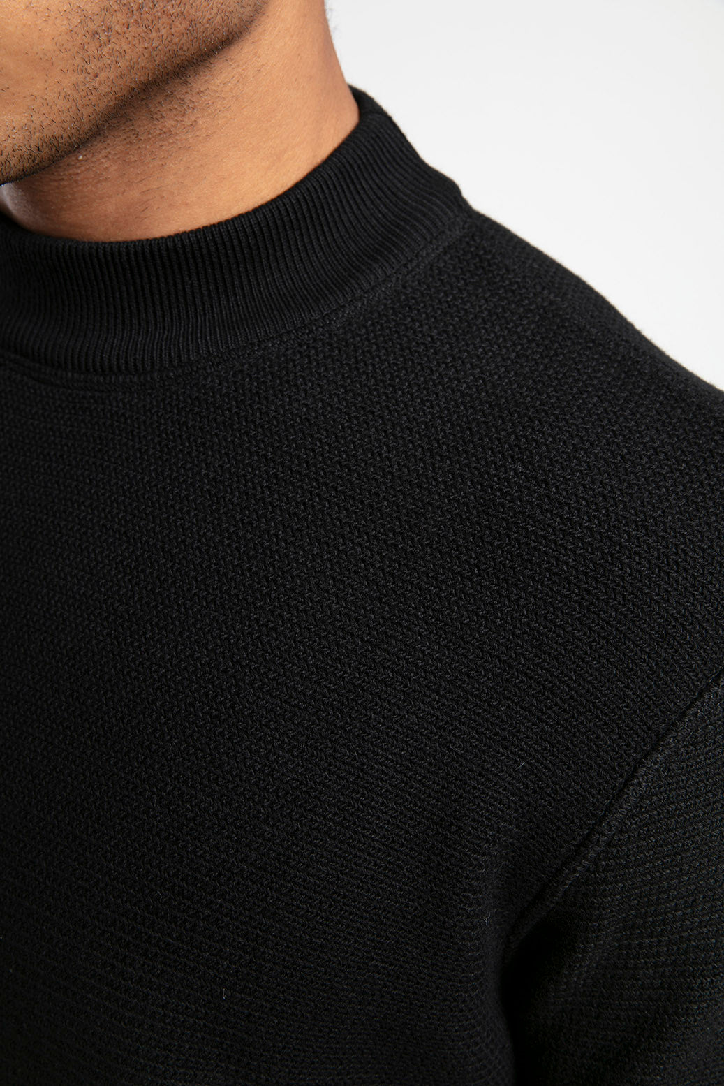 Yarım Balıkçı Yaka Düz Triko