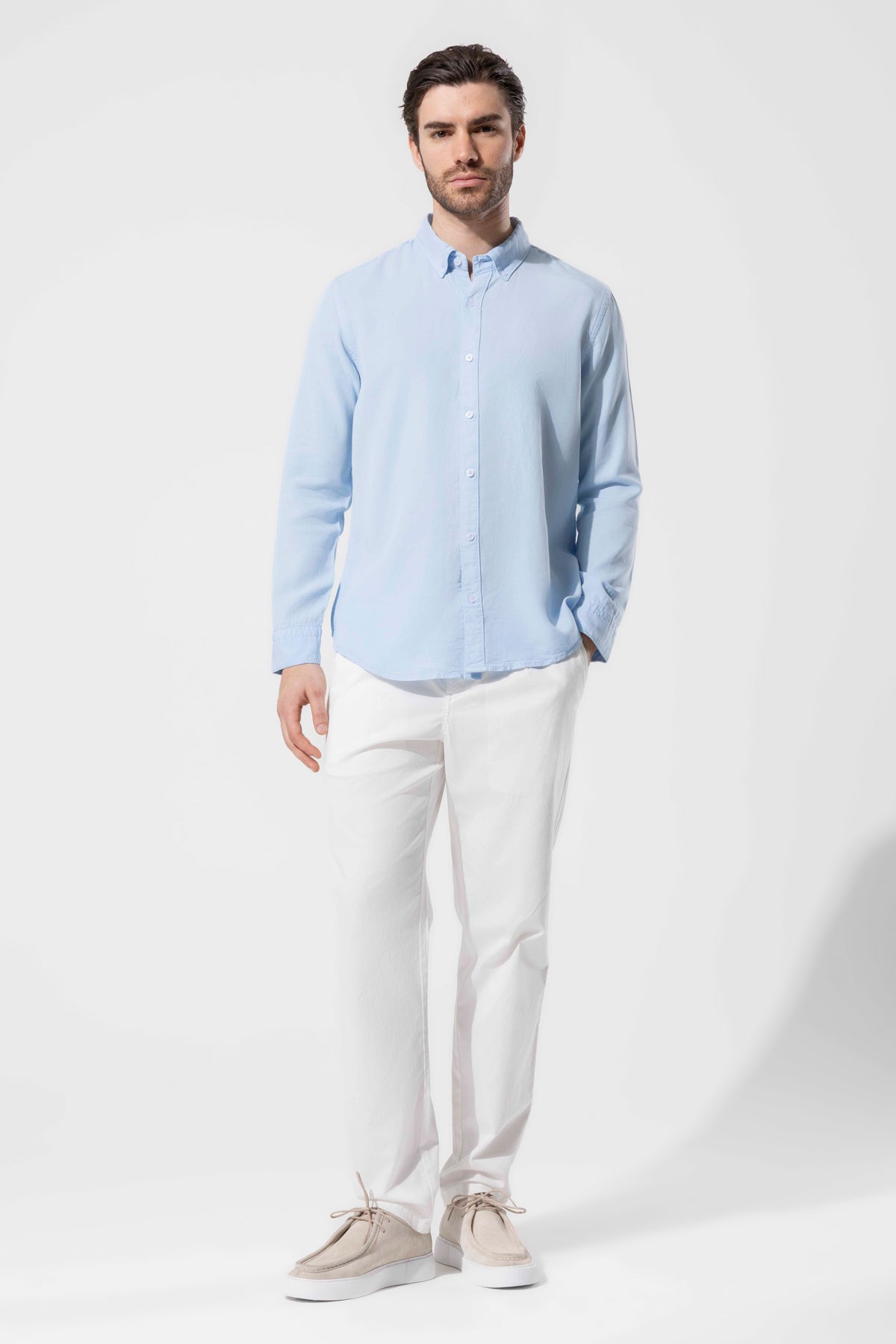 Modern Kesim Düğmeli Yaka Uzun Kollu Gömlek