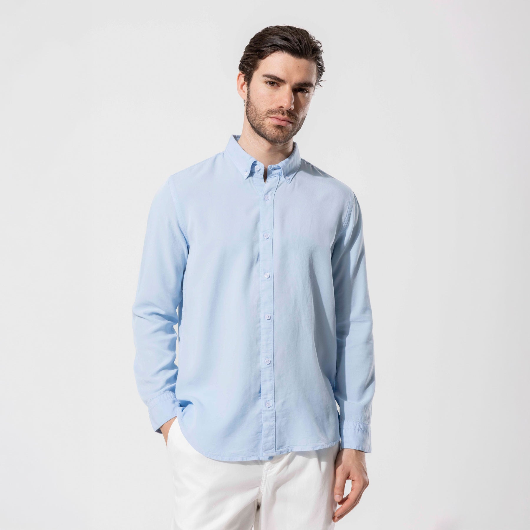 Modern Kesim Düğmeli Yaka Uzun Kollu Gömlek