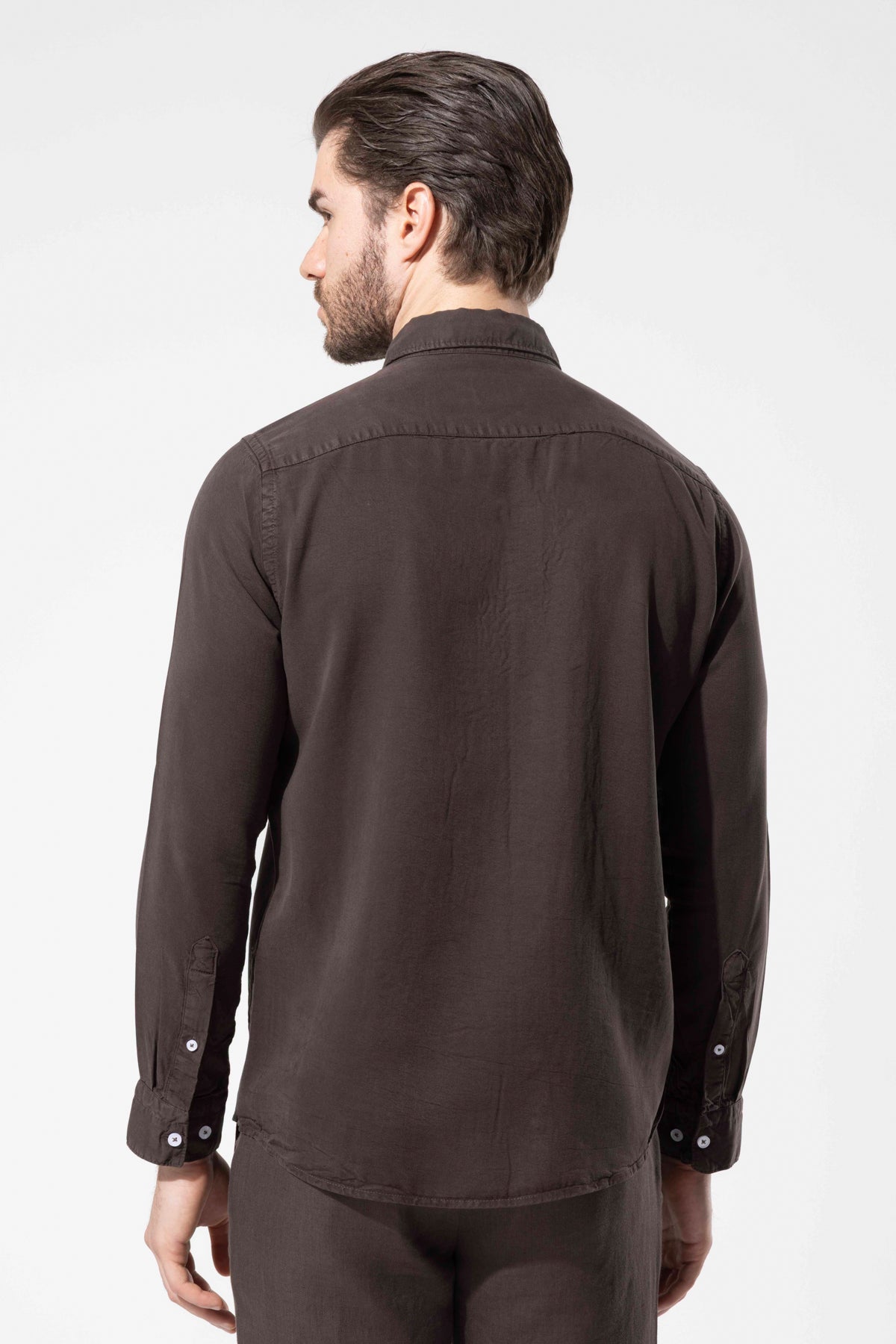 Modern Kesim Düğmeli Yaka Uzun Kollu Gömlek