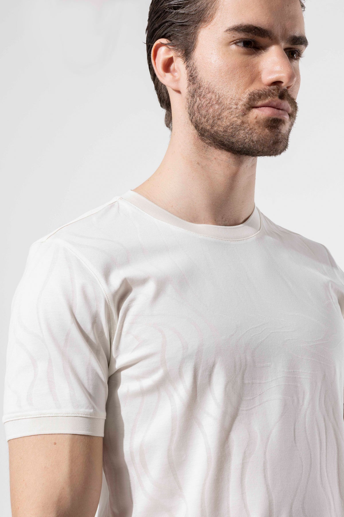 Men's Crew Neck 100% Cotton T-Shirt with Jacquard Pattern Detail