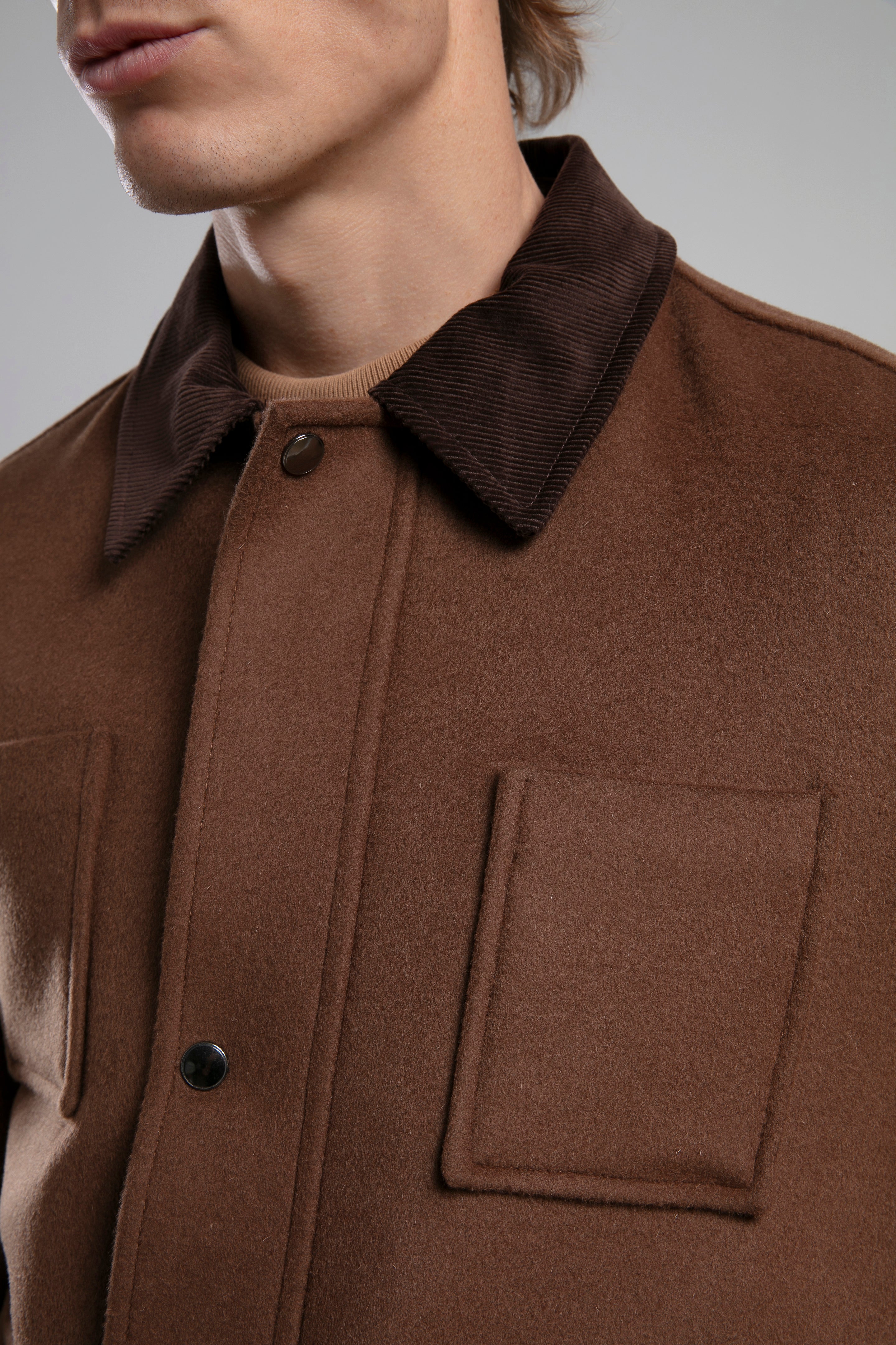 Kadife Yakalı Cep Detaylı Ceket