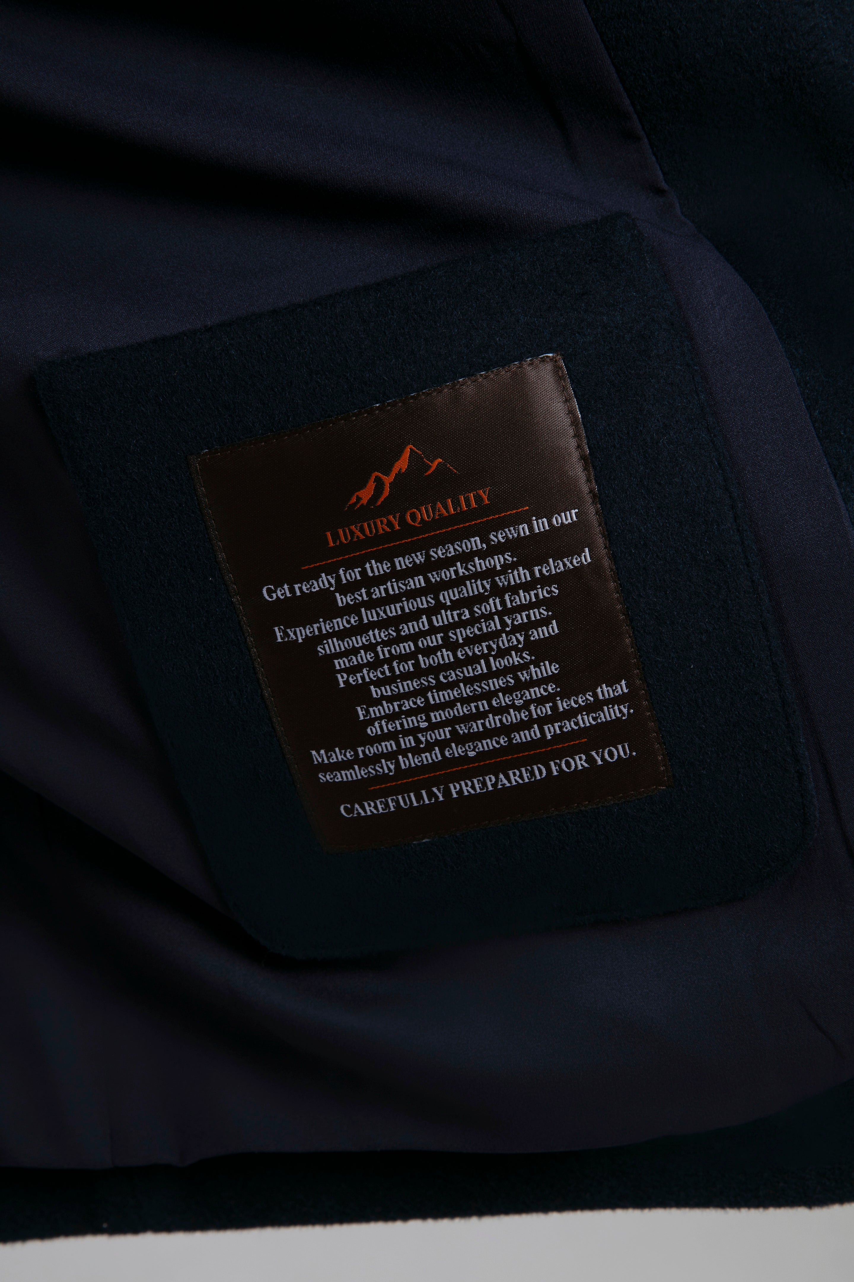 Kadife Yakalı Cep Detaylı Ceket